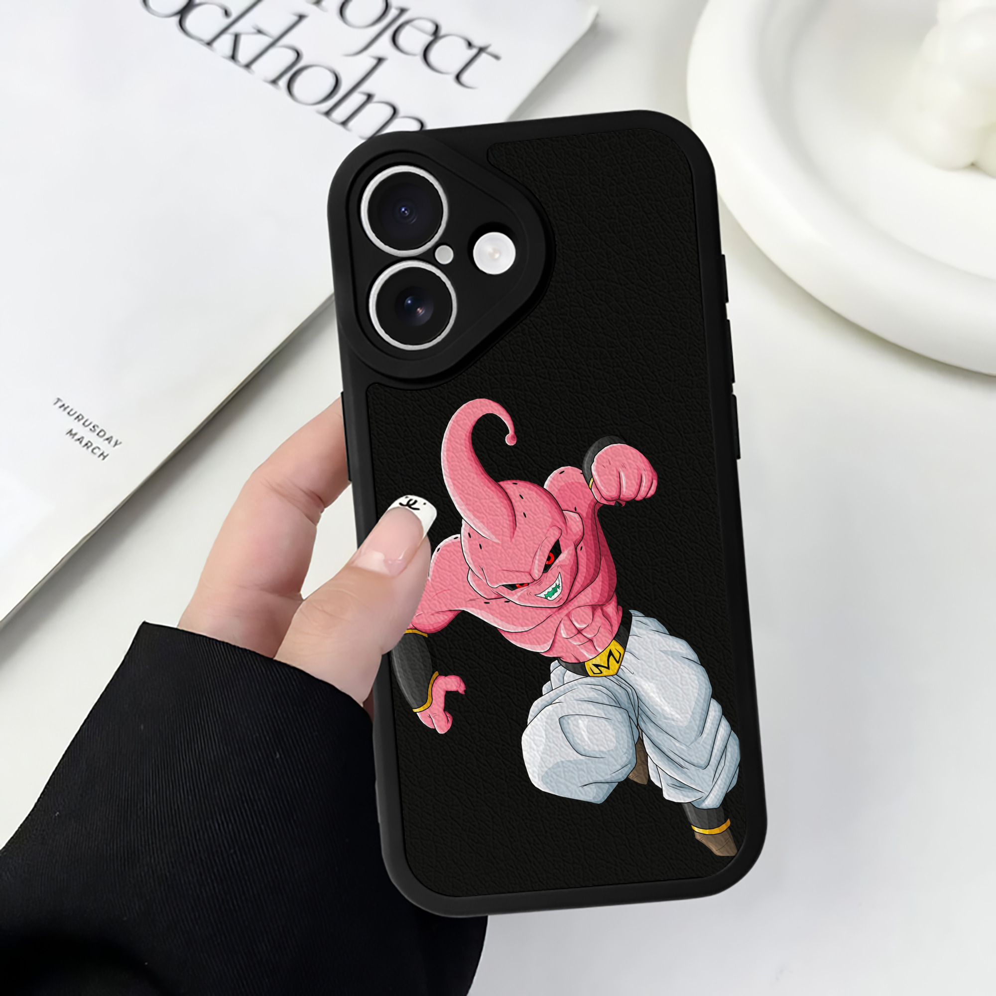 （画像用） ドラゴンボール 魔人ブウ DRAGON BALL Majin Buu 【iPhone 16シリーズ対応】シリコンスマホケース（レザー調） 材質：シリコン